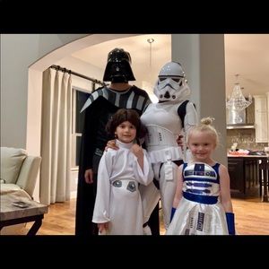 2 adult Star Wars costumes